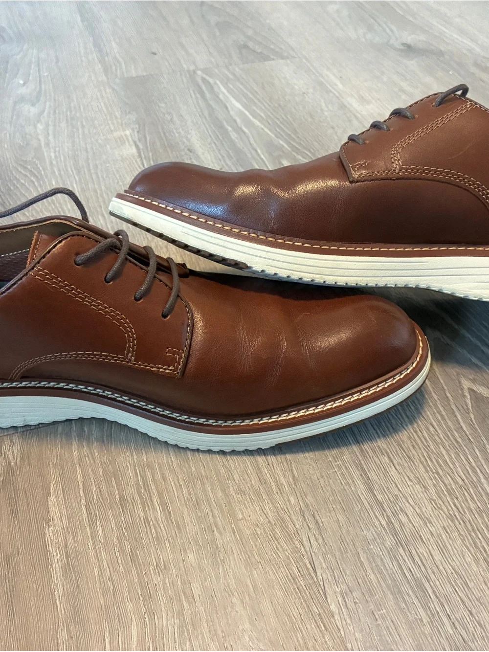 Men's Johnston & Murphy Brown Leather Shoes with White Outsole size 11.5